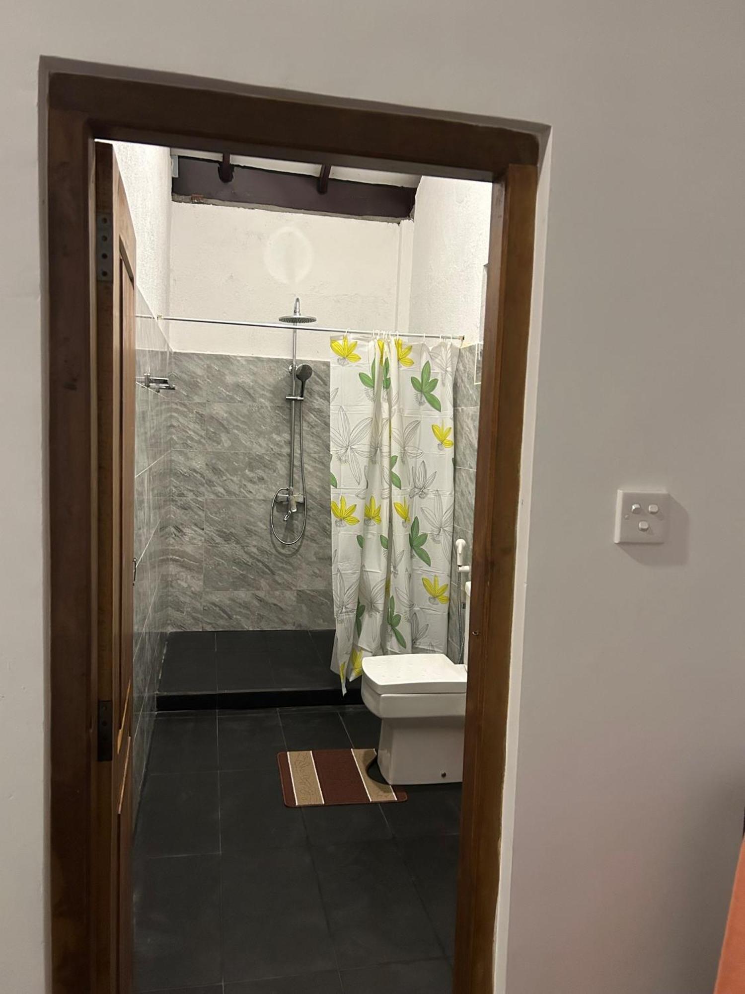 Thomasz Lodge 康提 外观 照片